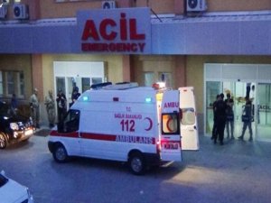 Karabükte işçi servisi devrildi: 13 yaralı