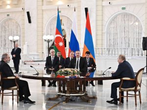 Putin, Aliyev ve Paşinyan, Soçideki zirvenin ardından ortak bir açıklama yaptı 