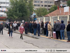 TMO önünde indirim kuyruğu 