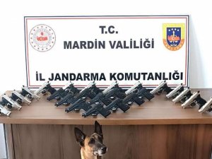 Midyatta bir araçta 25 tabanca ele geçirildi