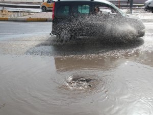 Meteorolojiden yerel kuvvetli yağış uyarısı