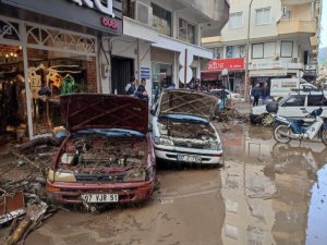 Antalyada sel sırasında kalp krizi geçiren bir kişi hayatını kaybetti  