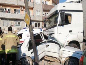 Mardin’de tır ile otomobil çarpıştı: 2 yaralı  