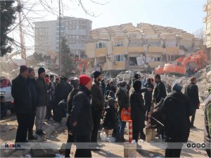 Yetişkin bireylerin depremin psikolojik etkilerine maruz kalması travma yaşamalarına sebep olabilir  