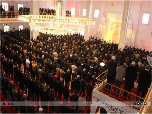 Mardinde depremde hayatını kaybedenler için gıyabi cenaze namazı kılındı  