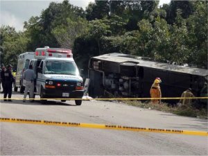 Meksika’da yolcu otobüsü kaza yaptı: 17 ölü, 13 yaralı  