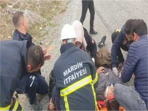 Mardinde öğrenci servisi devrildi: 15 yaralı  