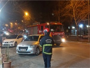 Lokantanın bacasında çıkan yangını bina sakinleri söndürdü  