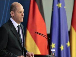 Scholz, Ukraynada barış için şartını açıkladı: Rusya geri adım atmalı ve askerlerini geri çekmeli  