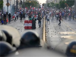 Peruda hükümet karşıtı protesto: 26 yaralı, çok sayıda gözaltı  