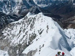 Nepalde dağlara yalnız tırmanmak yasaklandı  