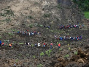 Ekvadorda toprak kayması: Ölü sayısı 28e çıktı  