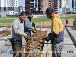 Oruç tutan inşaat işçileri: Allah bize yardım ediyor  