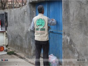 Umut Kervanı Midyat’ta onlarca aileye gıda yardımı yaptı  