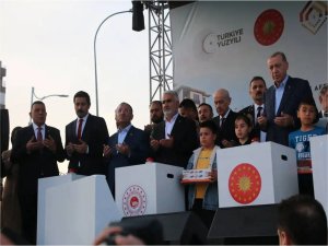 Cumhurbaşkanı Erdoğan: Şanlıurfada 11 bin ev yaparak depremzedelerimizi yeni yuvalarına kavuşturacağız