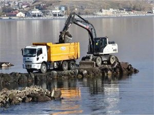 İzmit Körfezinde 8 milyon ton çamur çıkarılacak 