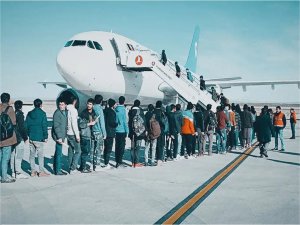 Göç İdaresi Başkanlığı:1390 düzensiz göçmen sınır dışı edildi  