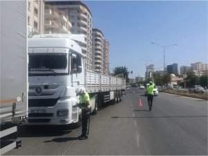 Şanlıurfada ağır taşıtlar denetlendi 