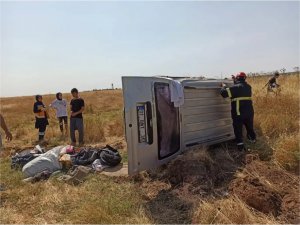 Mardin’de lastiği patlayan araç takla attı: 3 yaralı 