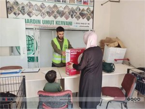 Umut Kervanı Mardinden onlarca aileye vantilatör yardımı  