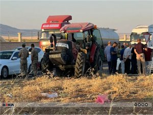 Mardin’de traktör ile otomobil çarpıştı: 4 yaralı  