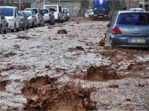 Batı Karadenizin iç kesimlerinde gök gürültülü sağanak yağışlara dikkat!  