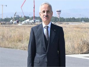 Bakan Uraloğlu: Ankara Esenboğa Havalimanımız 3üncü pistine kavuşacak