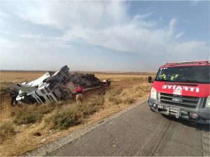 Nusaybinde zeytinyağı yüklü TIR devrildi  