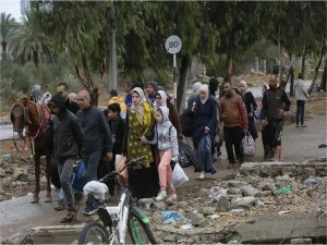 BM: Yaklaşık 110 bin Filistinli Refahtan ayrıldı 