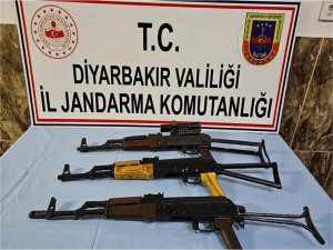 Diyarbakırda durdurulan araçta 3 adet kalaşnikof bulundu  