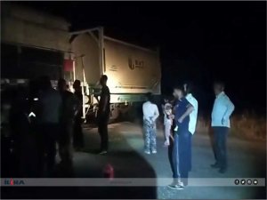 Diyarbakırda otomobil yük trenine çarptı: 2 yaralı  