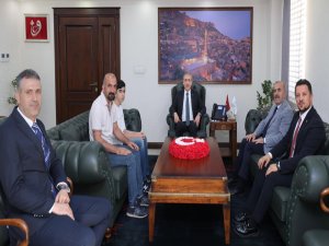 Mardin Valisi Akkoyun, LGS Türkiye Birincisini tebrik etti