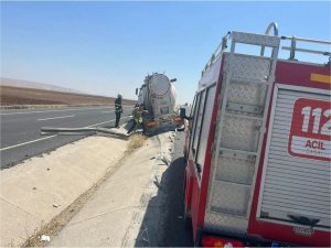 Mardin’de kontrolden çıkan beton mikseri bariyerlere çarptı  