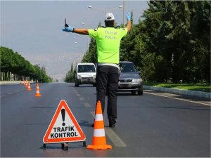 Son bir haftada 445 bin araç ve sürücüye işlem yapıldı  