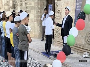 Kızıltepe’de onlarca kız ve erkek öğrenci ‘Hayat Namazla Güzeldir’ dedi  