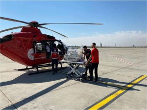 18 günlük bebek, ambulans helikopterle Batmandan Konyaya nakledildi  