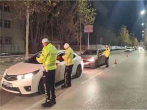 ​Trafik denetimlerinde bir haftada 452 bin sürücü ve araca işlem yapıldı  