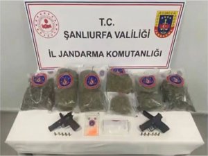 Yolcu otobüsünde 14 kilogram esrar ele geçirildi: 2 gözaltı  