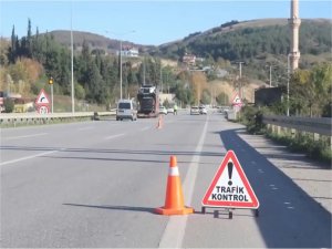 Trafik denetimlerinde 506 bin 311 sürücüye işlem yapıldı  