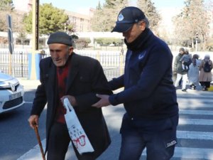 Trafik Kazalarının Önüne Geçmek için Yaya Geçitlerinde Örnek Uygulama