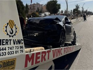 Mardin’de iki otomobilin çarpıştığı kazada 1 kişi yaralandı  